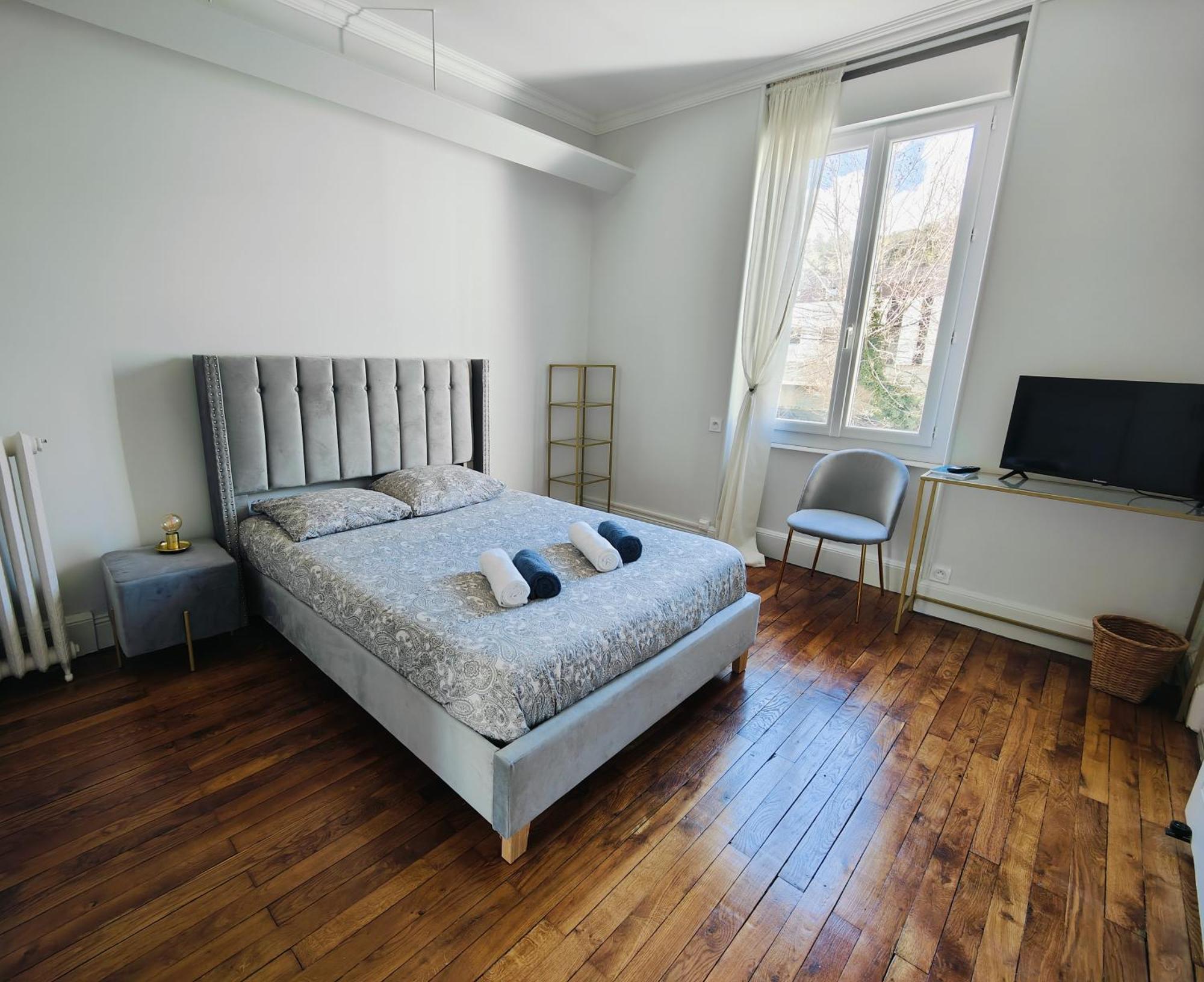 Self-Checkin Town House - Rooms To Rent In A Beautiful Modern Town House - Not A Hotel - Location De Chambres Avec Arrivee En Autonomie - Extra Fee For Sheets And Towels - Private Parking - Check Your Plateform Inbox And Follow Check-In Instructions Saint-Romain-en-Gal Ngoại thất bức ảnh