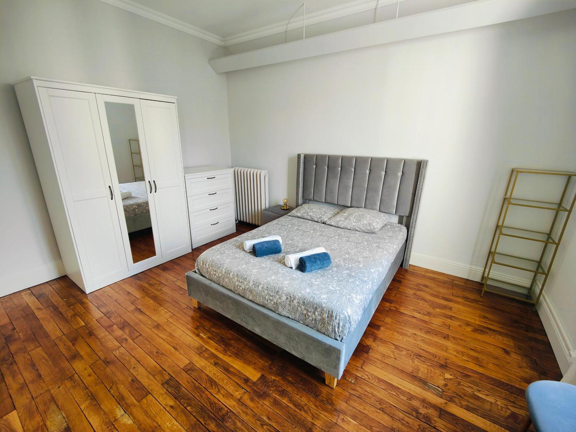 Self-Checkin Town House - Rooms To Rent In A Beautiful Modern Town House - Not A Hotel - Location De Chambres Avec Arrivee En Autonomie - Extra Fee For Sheets And Towels - Private Parking - Check Your Plateform Inbox And Follow Check-In Instructions Saint-Romain-en-Gal Ngoại thất bức ảnh