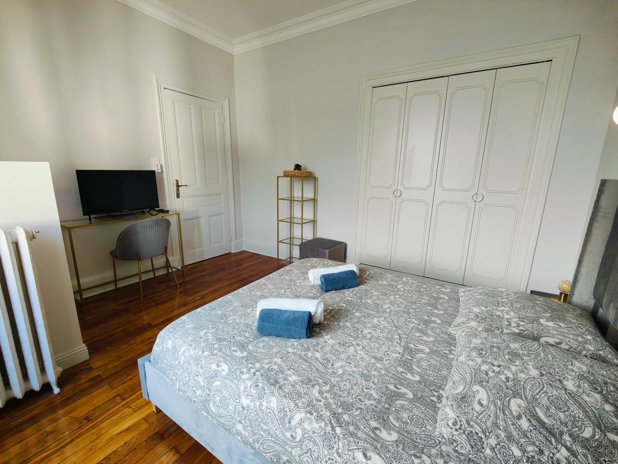 Self-Checkin Town House - Rooms To Rent In A Beautiful Modern Town House - Not A Hotel - Location De Chambres Avec Arrivee En Autonomie - Extra Fee For Sheets And Towels - Private Parking - Check Your Plateform Inbox And Follow Check-In Instructions Saint-Romain-en-Gal Ngoại thất bức ảnh