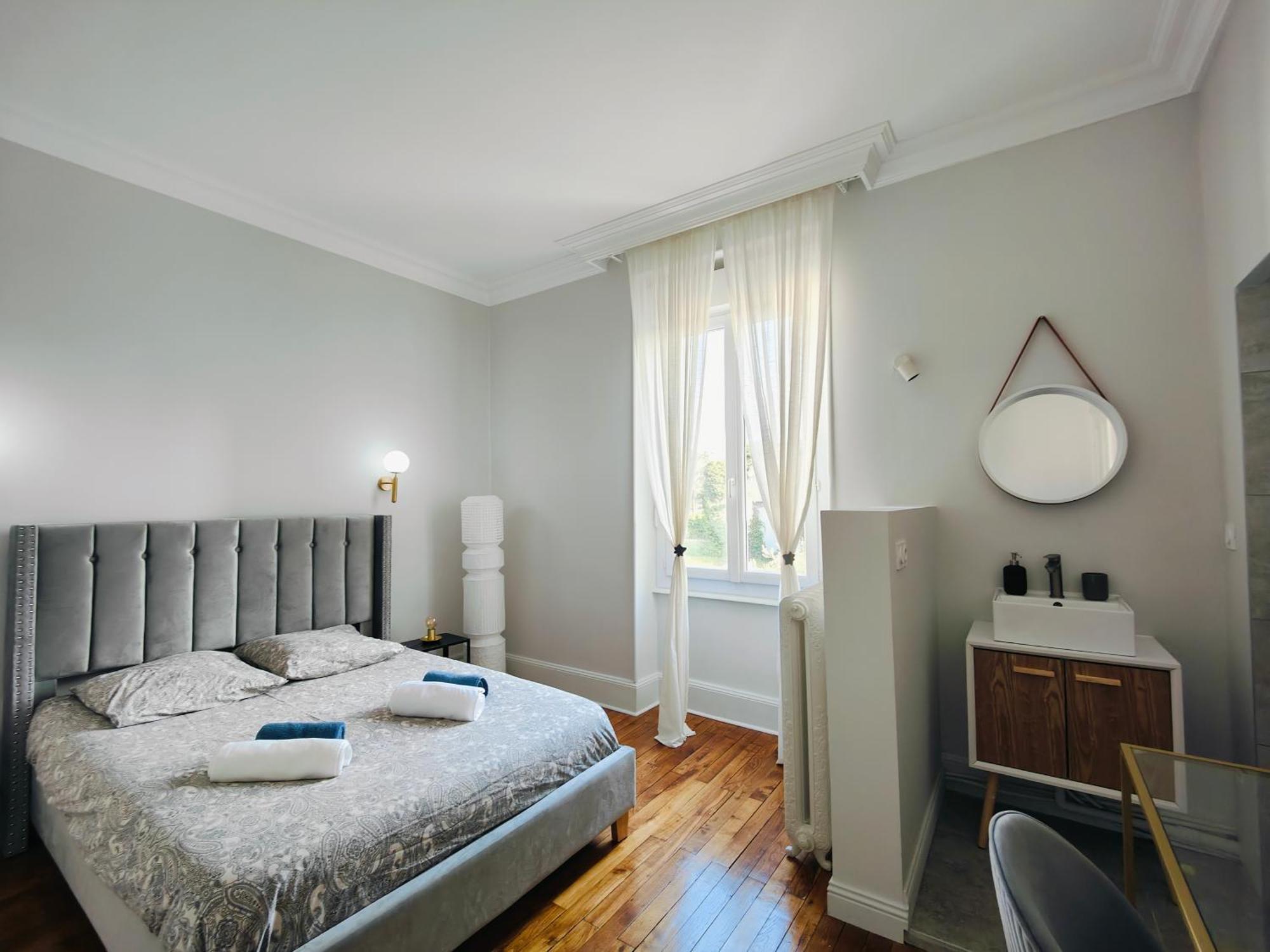 Self-Checkin Town House - Rooms To Rent In A Beautiful Modern Town House - Not A Hotel - Location De Chambres Avec Arrivee En Autonomie - Extra Fee For Sheets And Towels - Private Parking - Check Your Plateform Inbox And Follow Check-In Instructions Saint-Romain-en-Gal Ngoại thất bức ảnh